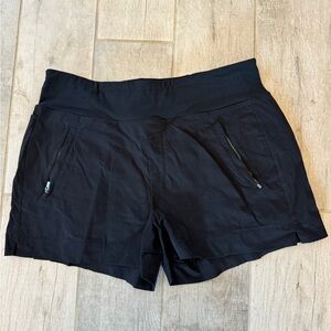 Athleta Trekkie North Short women’s size 10